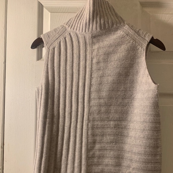 VINCE sleeveless turtleneck sweater - Picture 11 of 11